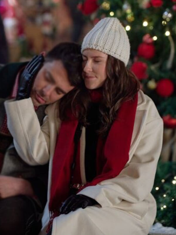 A Keller Christmas Vacation Eden Sher White Wool Coat