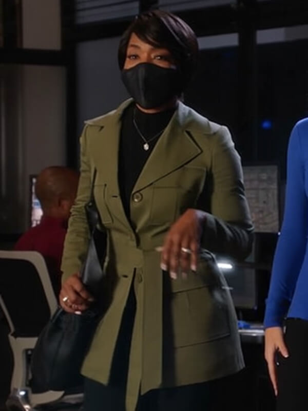 Angela Bassett 9-1-1 S04 Athena Grant Green Coat