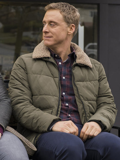 Resident Alien S02 Alan Tudyk Green Puffer Jacket