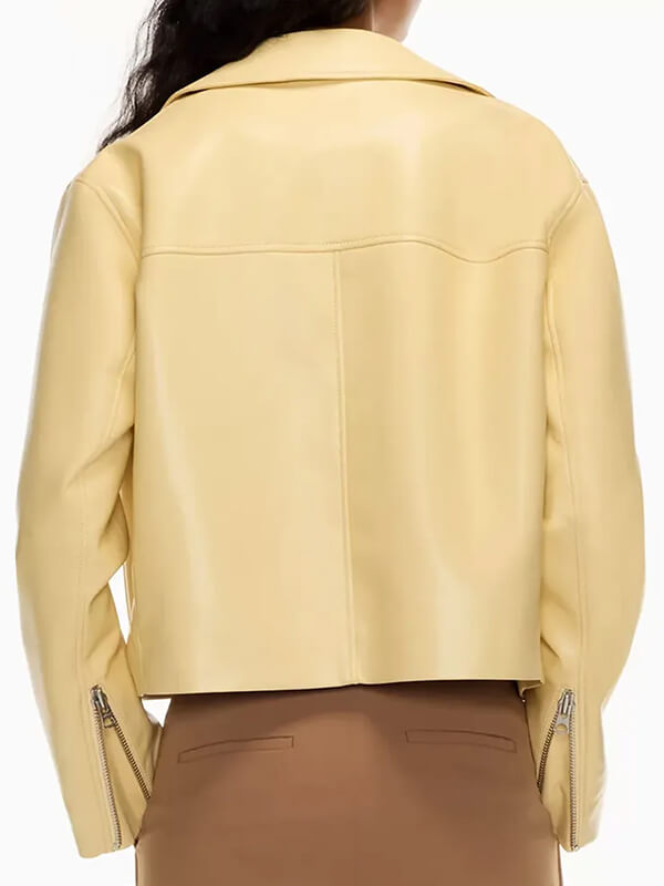 Sarah Dugdale Virgin River S06 Lizzie Yellow Jacket